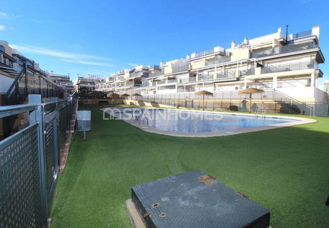 3-bedroom Flat with Pool Access in Santa Pola Alicante 11