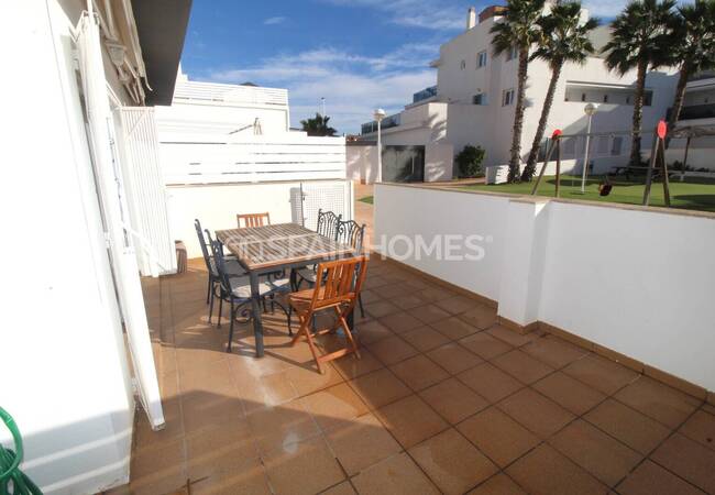 3-bedroom Flat with Pool Access in Santa Pola Alicante 6