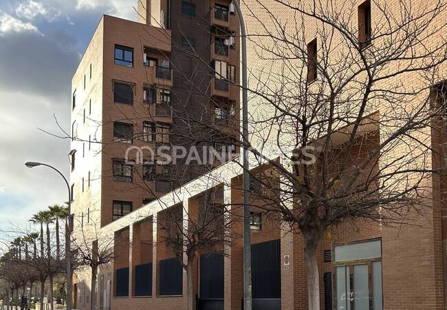 Alicante'de Havuzlu Sitede Loft Tarzı Şık Tasarımlı Daireler 2