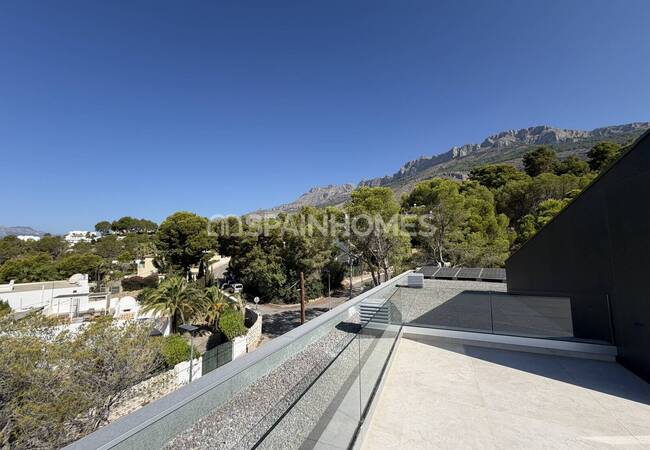 Alicante Altea'da Özel Havuzlu Şık Tasarımlı Müstakil Villa 14