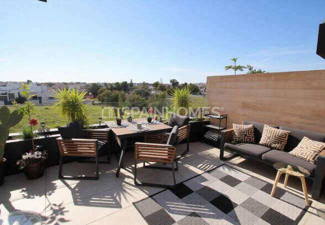 Люкс-квартира с общим бассейном и видом на море в Ориуэле 4