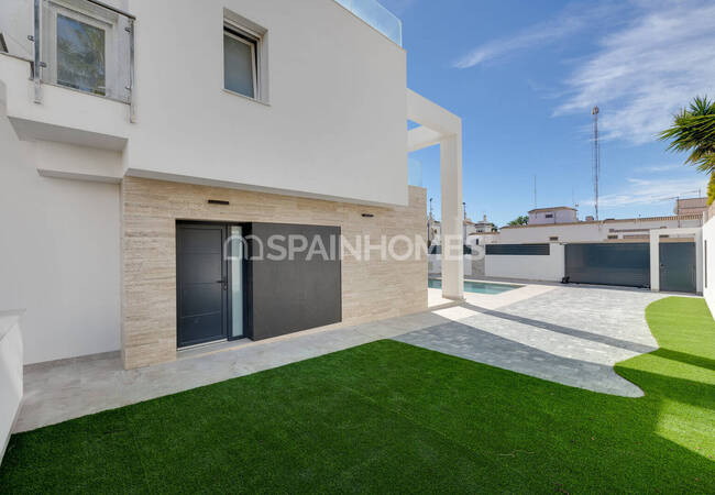 Villas Con Piscina Y Terraza Privadas En Alicante Torrevieja 8