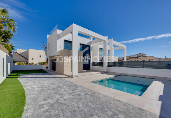 Villas Con Piscina Y Terraza Privadas En Alicante Torrevieja 6