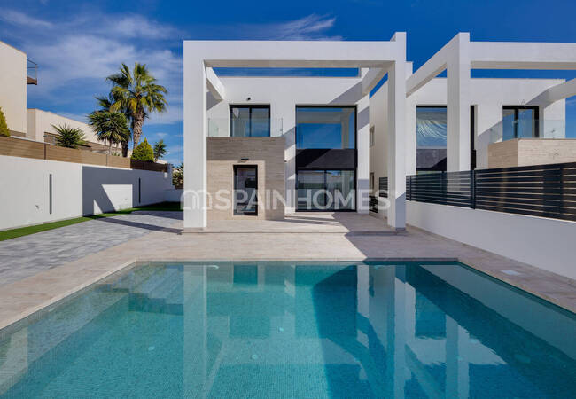 Villas Con Piscina Y Terraza Privadas En Alicante Torrevieja 1