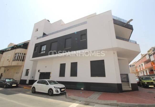 Elegant Apartments with Communal Pool in Torrevieja 4