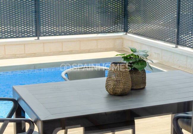 Alicante Orihuela’da Sosyal Olanaklara Yakın Havuzlu Villalar 10