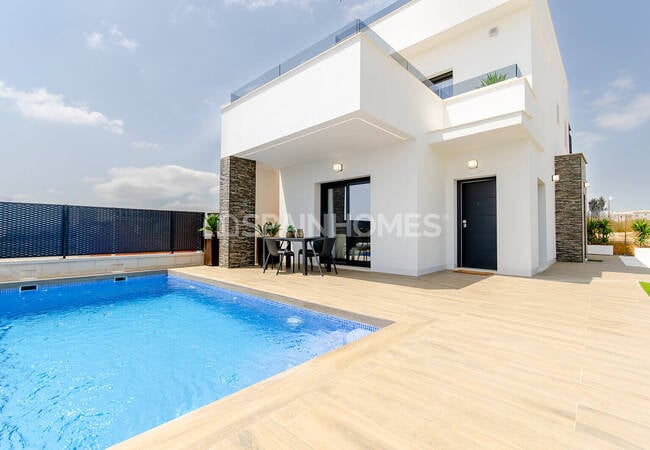 Alicante Orihuela’da Sosyal Olanaklara Yakın Havuzlu Villalar 4