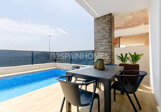 Alicante Orihuela’da Sosyal Olanaklara Yakın Havuzlu Villalar 12