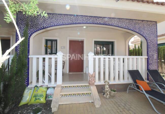 Semi-detached Villa with Extensive Facilities in Rojales Alicante 3