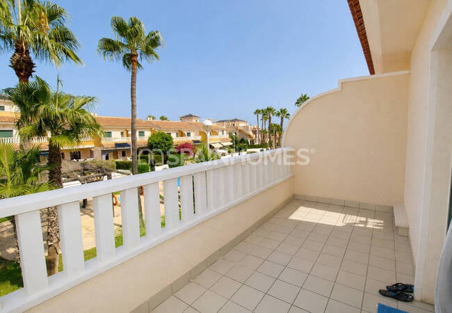 Semi-detached Villa with Extensive Facilities in Rojales Alicante 7