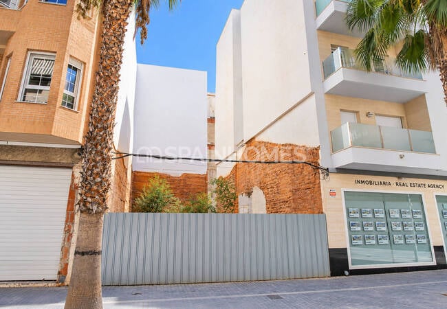 Alicante Torrevieja'da Yatırıma Uygun Satılık Geniş Arsa 3