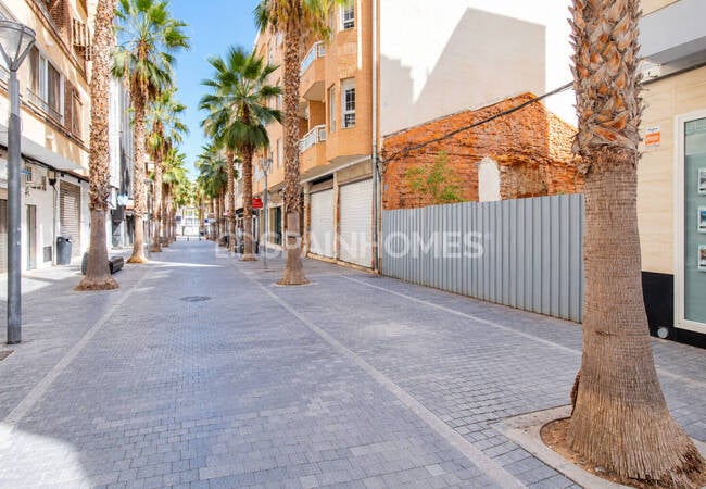 Alicante Torrevieja'da Yatırıma Uygun Satılık Geniş Arsa 4