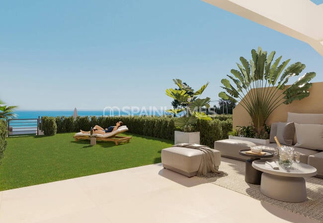 Sea View Townhouses with Communal Amenities in El Campello Alicante 3
