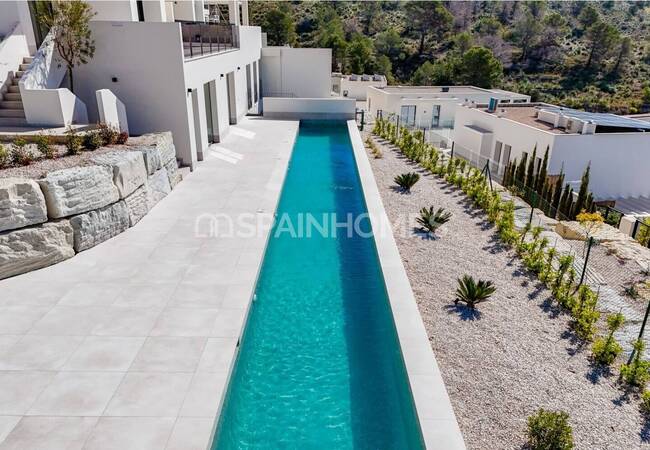Detached 8-bedroom Villa with Pool in Finestrat Alicante 8