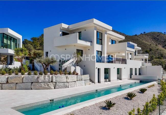 Detached 8-bedroom Villa with Pool in Finestrat Alicante 3