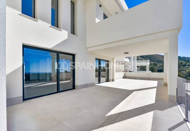 Detached 8-bedroom Villa with Pool in Finestrat Alicante 10
