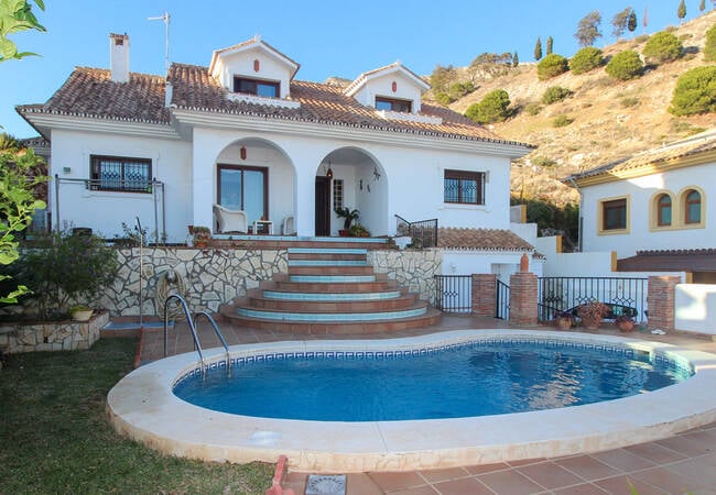 Fridfull Villa Med Privat Pool & Trädgård I Benalmadena 1