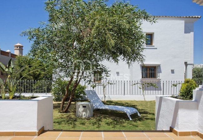 Golf and Sea Views 3 Bedrooms Villas in Estepona Malaga 5