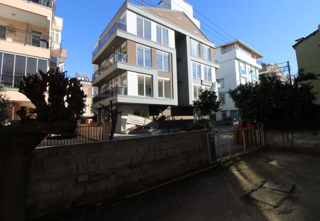 Immobilier Près Des Lieux Historiques À Antalya Muratpasa