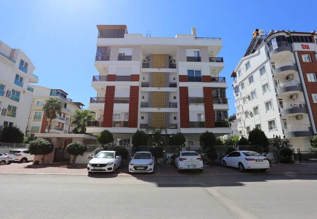 Appartement Au Rez-de-chaussée Près De La Mer À Konyaalti Antalya
