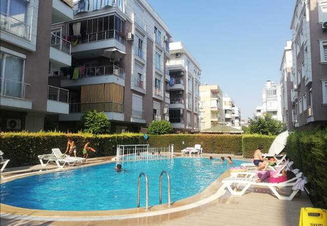 Appartement 2+1 Rénové Dans Résidence Avec Piscine À Antalya 1