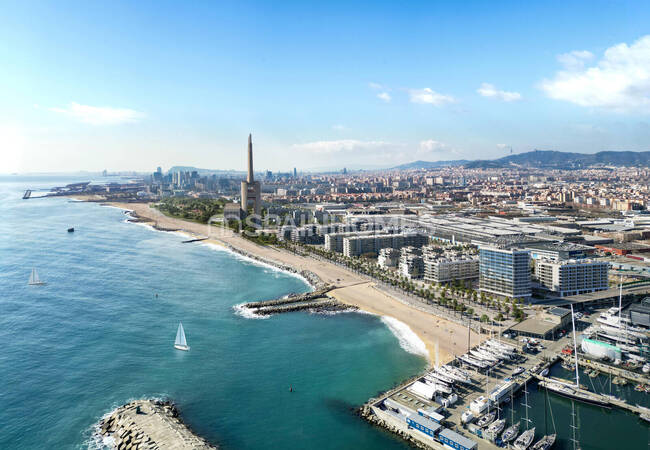 Beachside Flats in a Complex with Pool in Barcelona 3