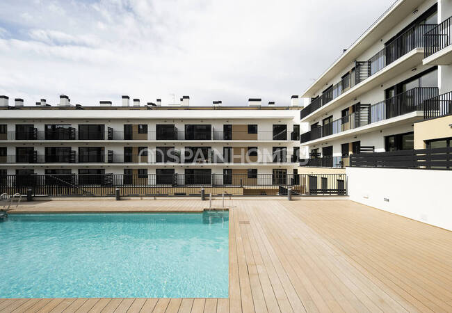 Sustainable Flats in a Complex with Pool in Barcelona Terrassa