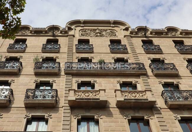 Apartments in a Renovated Building Near the Sea in Barcelona 2