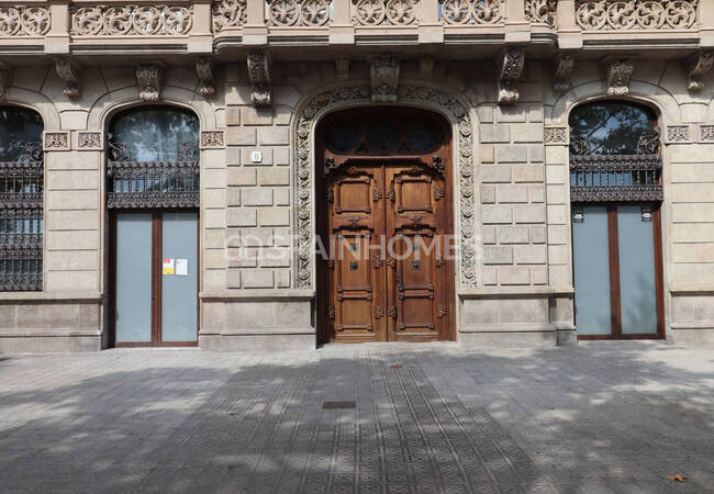 Apartments in a Renovated Building Near the Sea in Barcelona 3