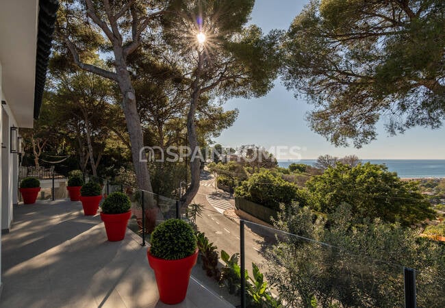 Barselona Castelldefels'te Özel Havuzlu 5 Odalı Villa 4