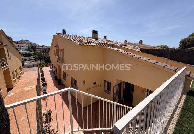 Barselona Sitges'te Havuzlu Sitede Deniz Manzaralı Villa 11