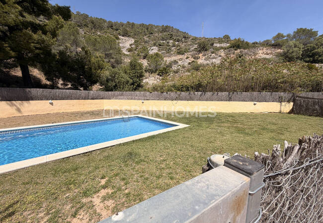 Barselona Sitges'te Havuzlu Sitede Deniz Manzaralı Villa 6