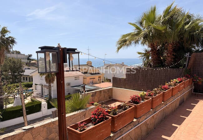 Barselona Sitges'te Havuzlu Sitede Deniz Manzaralı Villa 2