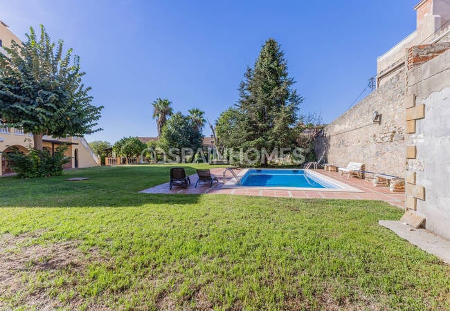 Teià Barcelona’da Özel Havuzlu ve Kapalı Otoparklı Şık Villa 4