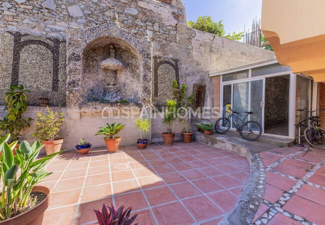 Teià Barcelona’da Özel Havuzlu ve Kapalı Otoparklı Şık Villa 5