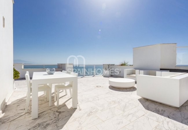 Functional Designed Property with Great Privileges in Casares Del Mar 8