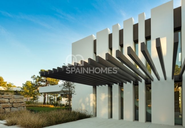 Modern Villas with Pool in a Prestigious Area of Benahavis 7