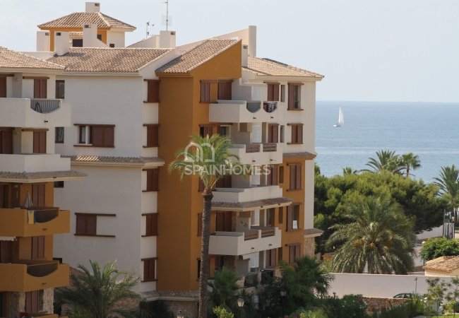 Alicante’de Modern Tasarımlı 2 ve 3 Yatak Odalı Daireler