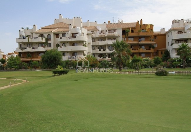 Alicante’de Modern Tasarımlı 2 ve 3 Yatak Odalı Daireler