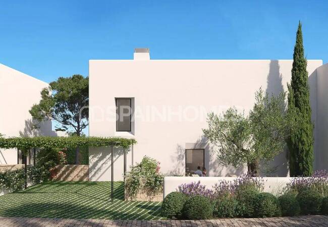 Sotogrande Cadiz'de Özel Havuzlu ve Bahçeli Villalar 2