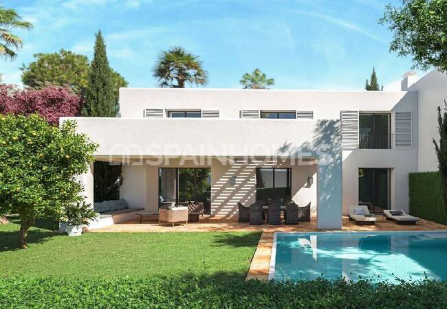 Sotogrande Cadiz'de Özel Havuzlu ve Bahçeli Villalar 1