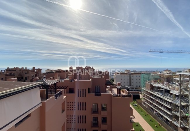 Benalmádena'da Golf Sahalarına Yakın Kaliteli İç Tasarımlı Daireler 3