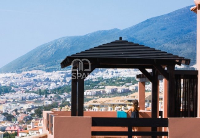 Benalmádena'da Golf Sahalarına Yakın Kaliteli İç Tasarımlı Daireler 5