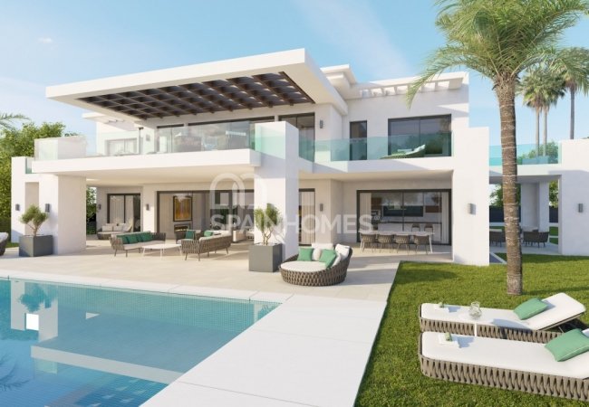 Marbella'da Açık Manzaralı Müstakil Villalar 12