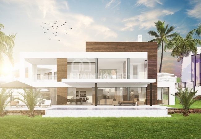 Marbella'da Açık Manzaralı Müstakil Villalar 3