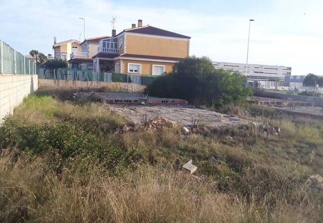 Building Land in Torrevieja Costa Blanca 1.300 M to the Sea 1