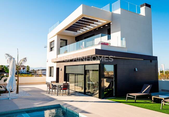 3 Bedroom Detached Houses in Algorfa in the South of the Costa Blanca