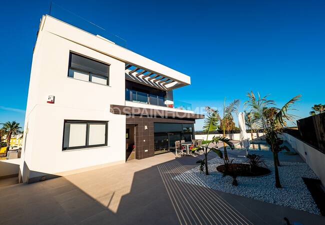 3 Bedroom Detached Houses in Algorfa in the South of the Costa Blanca