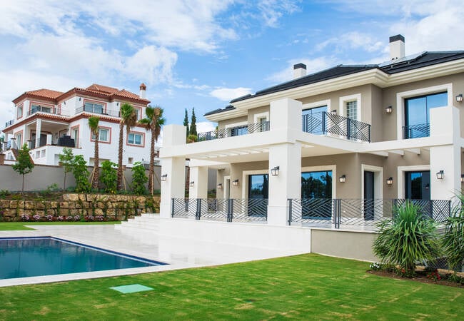 Benahavis Villa Mit Atemberaubendem Blick Auf Das Meer Und Die Berge 1