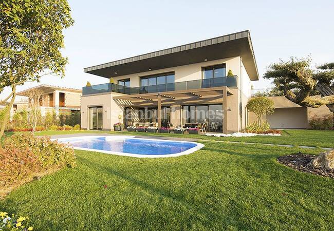 Nature-friendly Villas with Private Pool in Buyukcekmece